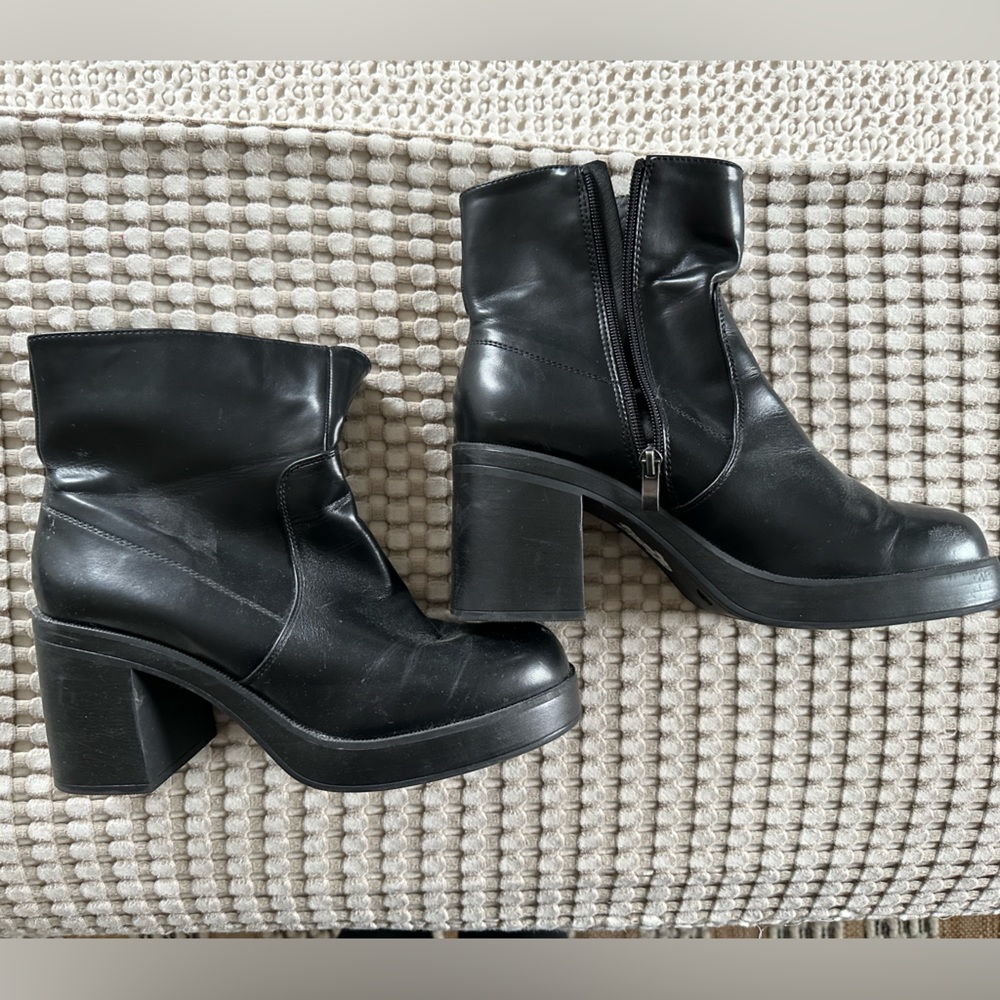 Size 11 Madden Girl Black Boots